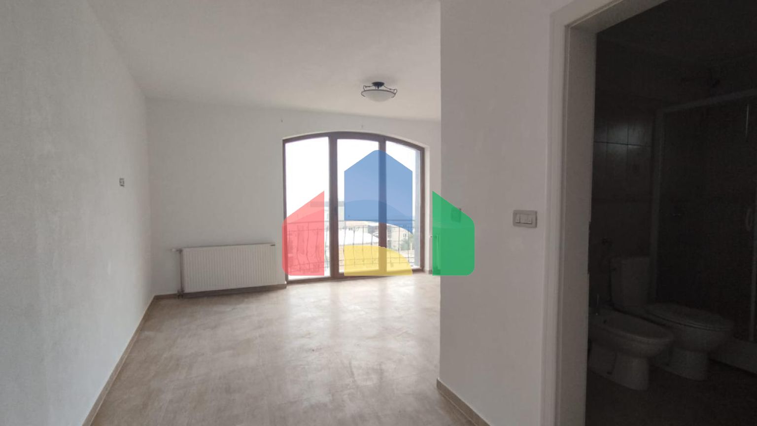 Продается трехэтажный дом с подземным гаражом, 430 000 €