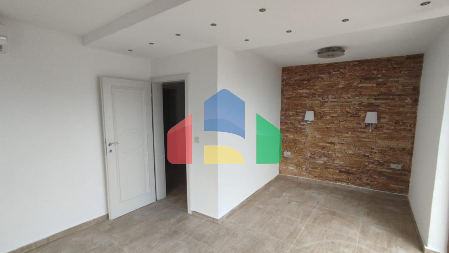 Продается трехэтажный дом с подземным гаражом, 430 000 €