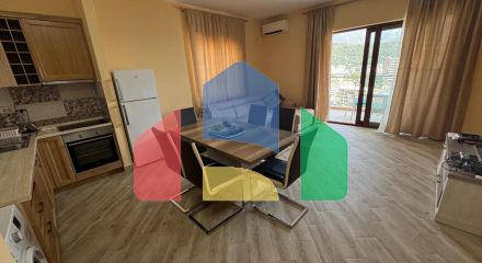 Квартира с 2 спальнями с панорамным видом на море и горы в новом комплексе с бассейном в Бечичи.