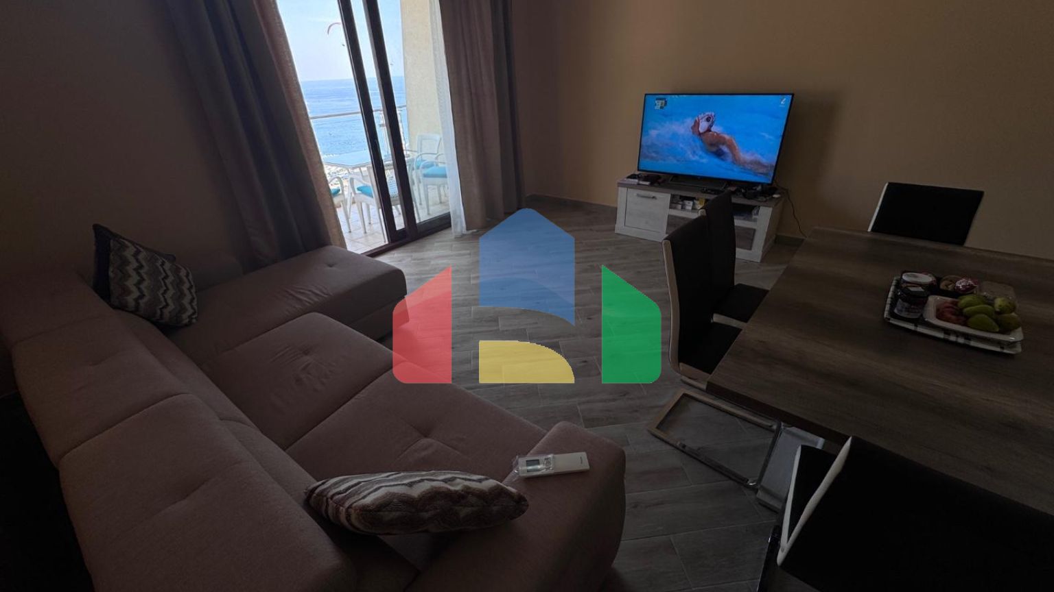 Квартира с 2 спальнями с панорамным видом на море и горы в новом комплексе с бассейном в Бечичи.