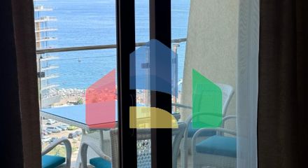 Квартира с 2 спальнями с панорамным видом на море и горы в новом комплексе с бассейном в Бечичи.