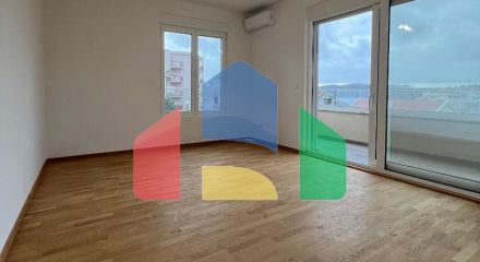 Немебелированная квартира в новом доме  в Бечичи