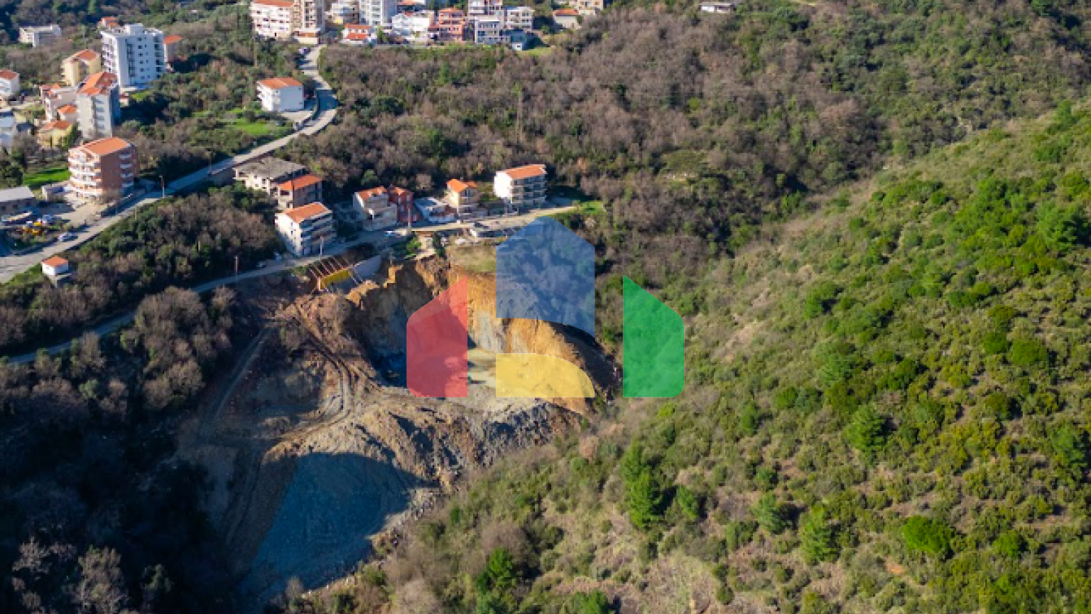 Современные апартаменты с рабочими зонами и видом на море — для жизни и удалённой работы