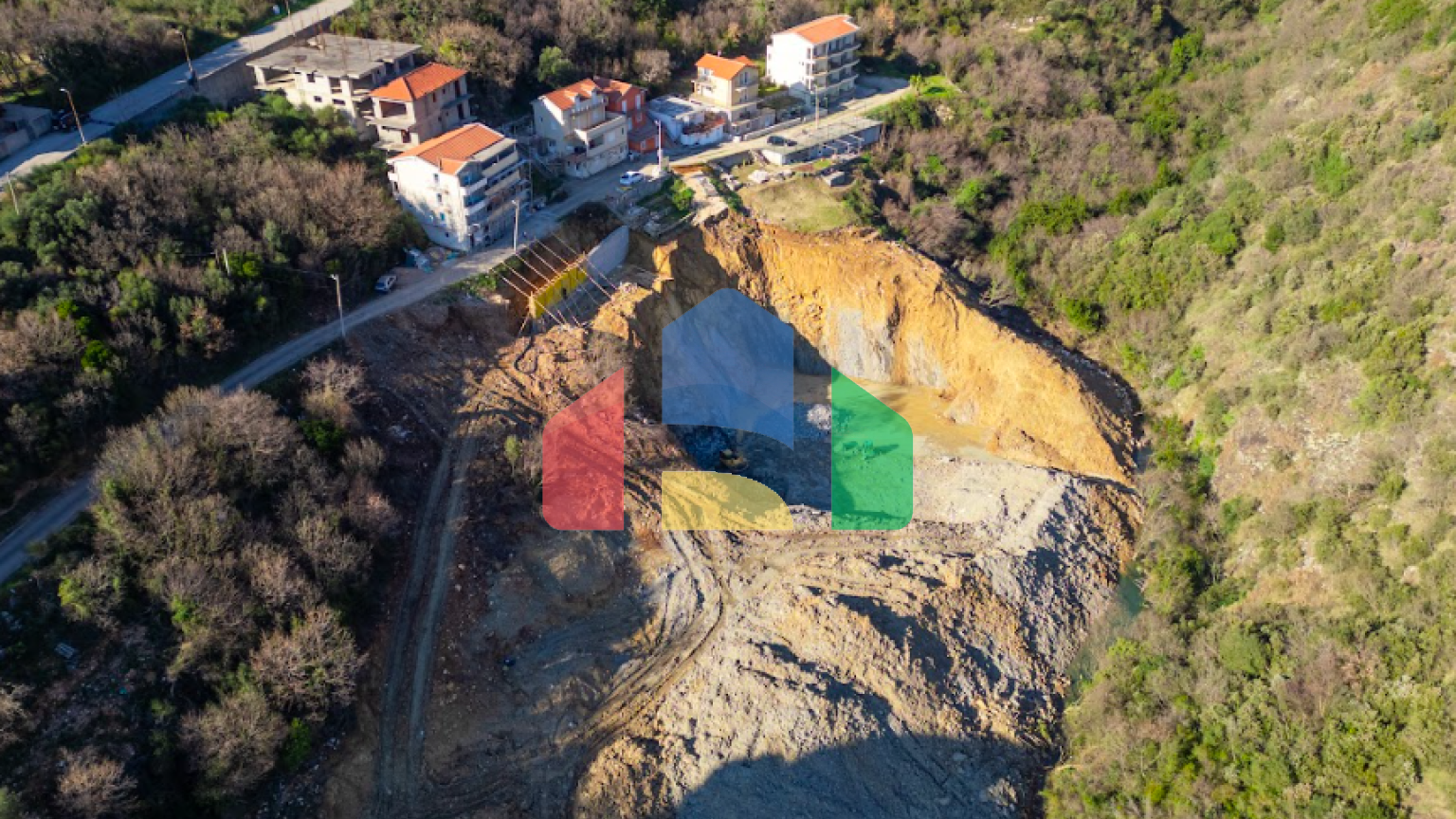 Просторная квартира с видом на море — для жизни и отдыха в Будванской ривьере, Бечичи