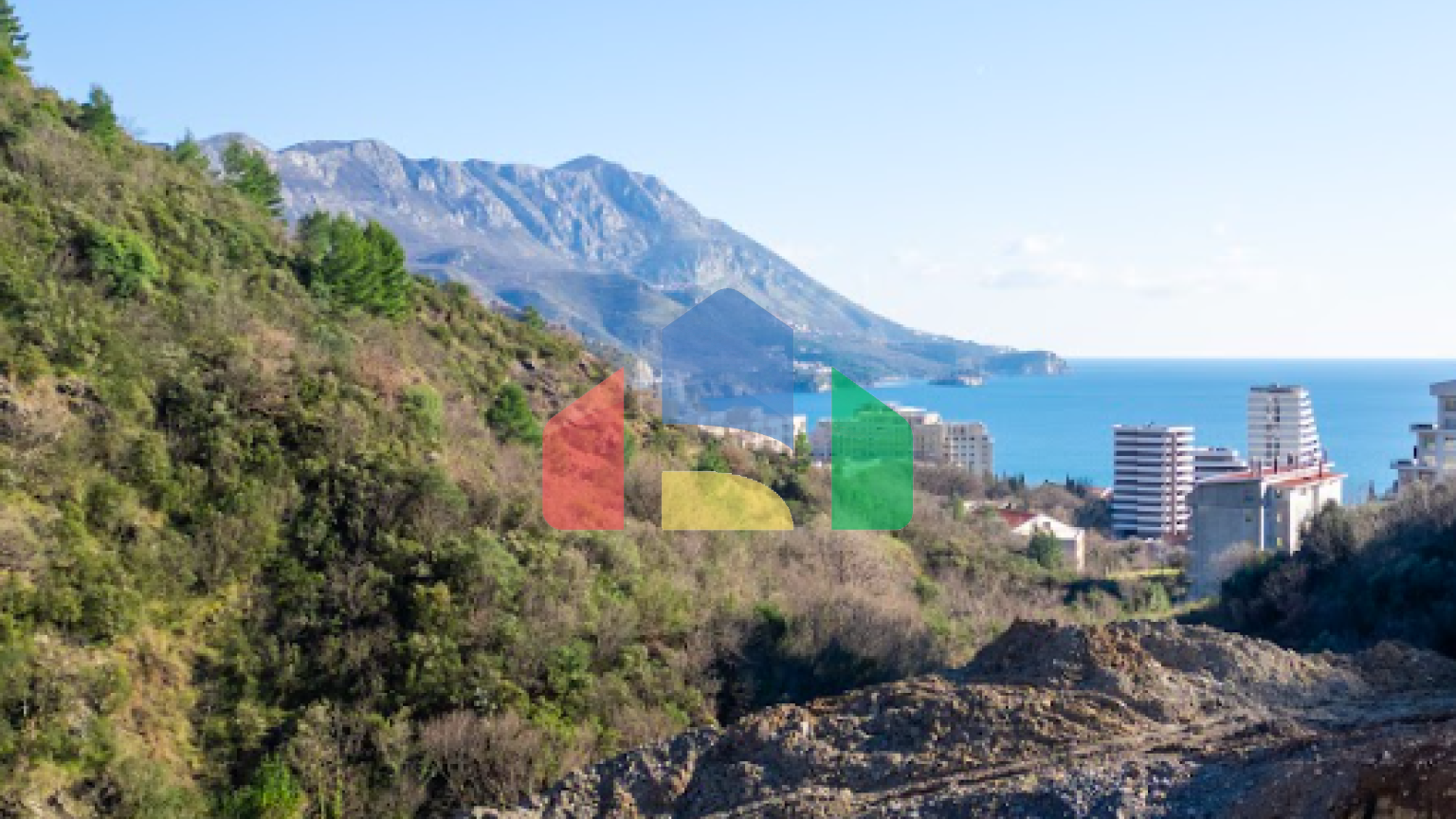 Просторная квартира с видом на море — для жизни и отдыха в Будванской ривьере, Бечичи