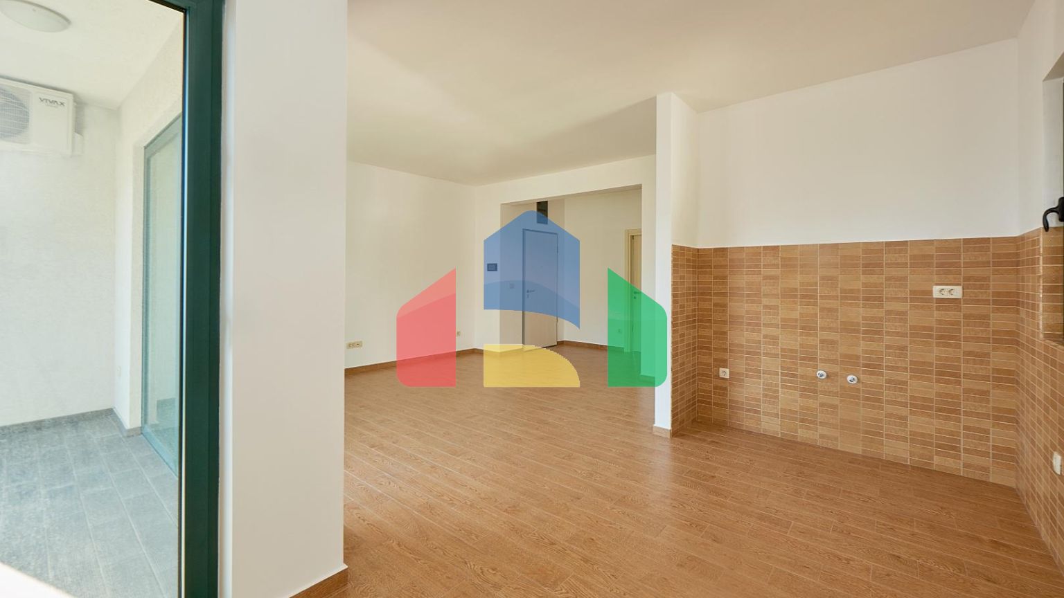 Срочно! квартира с 2 спальнями и видом на море в Бечичи