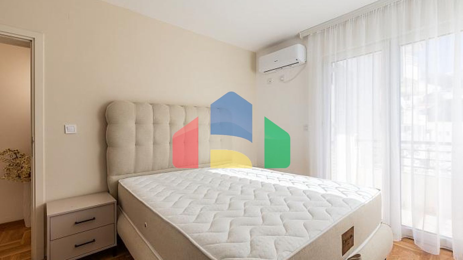 Просторная квартира 64 м² с видом на море в Бечичи