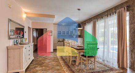 Вилла с видом на море в Бечичах