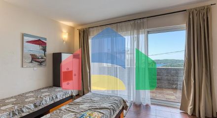 Вилла с видом на море в Бечичах