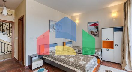 Вилла с видом на море в Бечичах