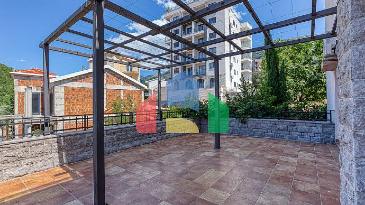 Вилла с видом на море в Бечичах