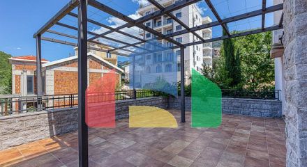 Вилла с видом на море в Бечичах