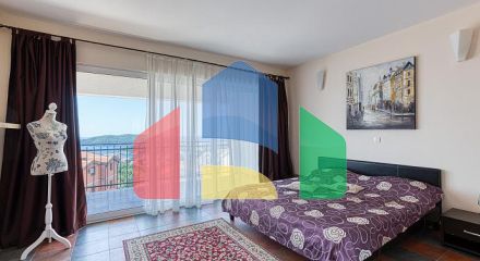 Вилла с видом на море в Бечичах