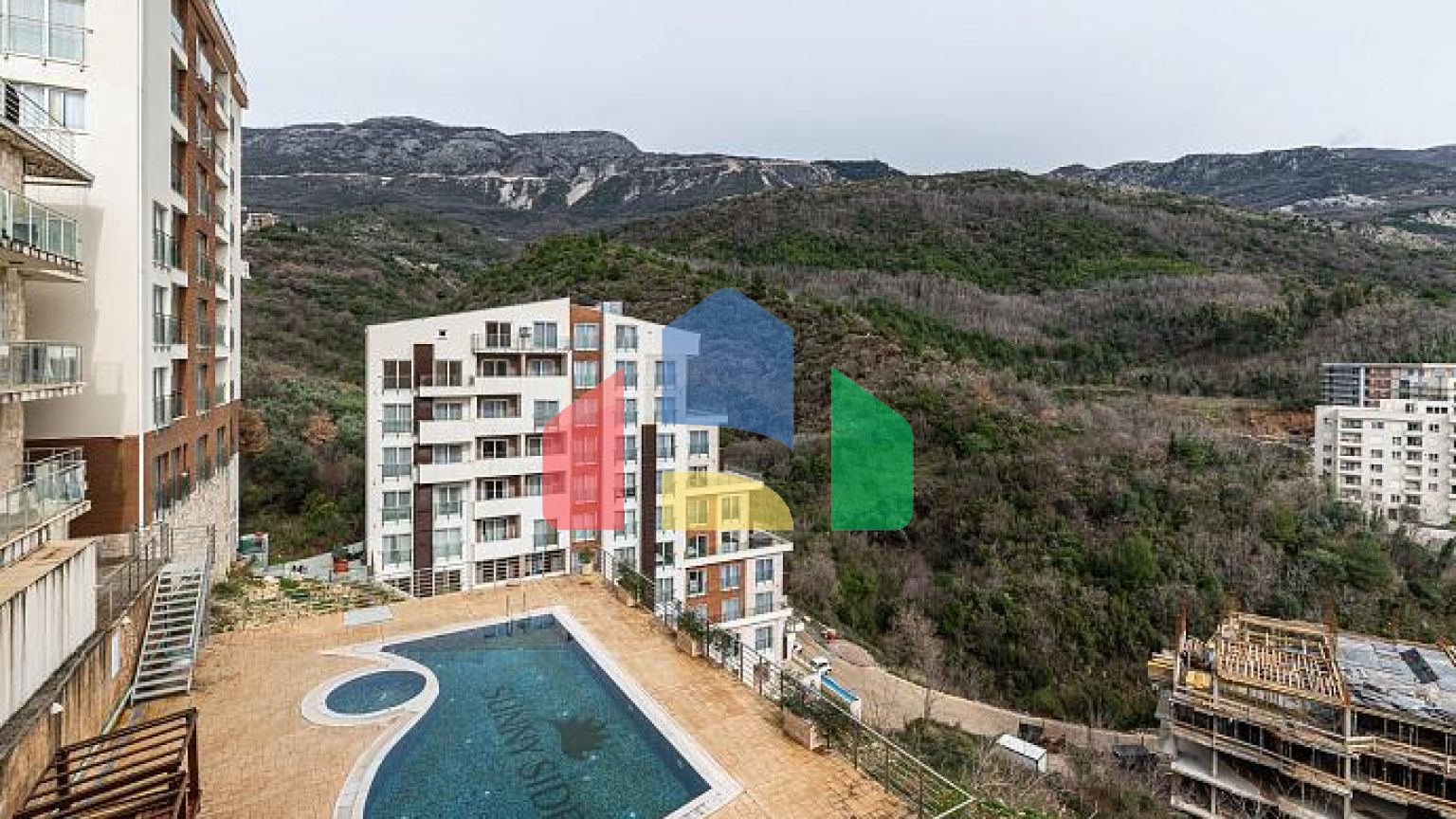 Просторная квартира 64 м² в Бечичи с видом на море