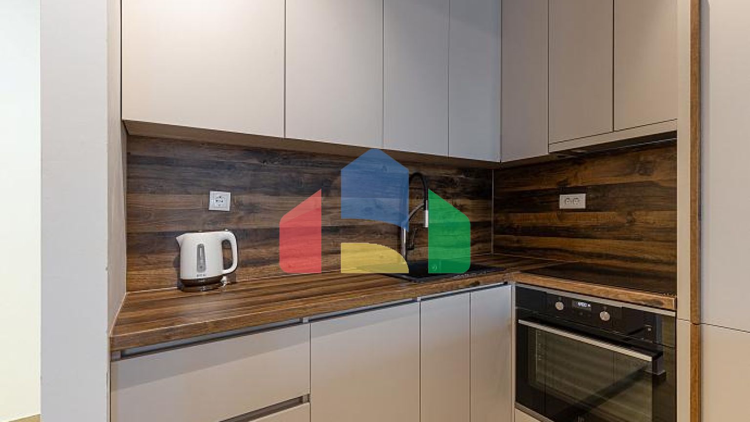 Однокомнатная квартира в Бечичах – полностью меблирована!