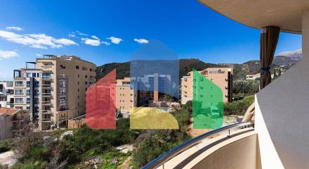 Квартира 52 м² с видом на море и двумя террасами в Бечичи
