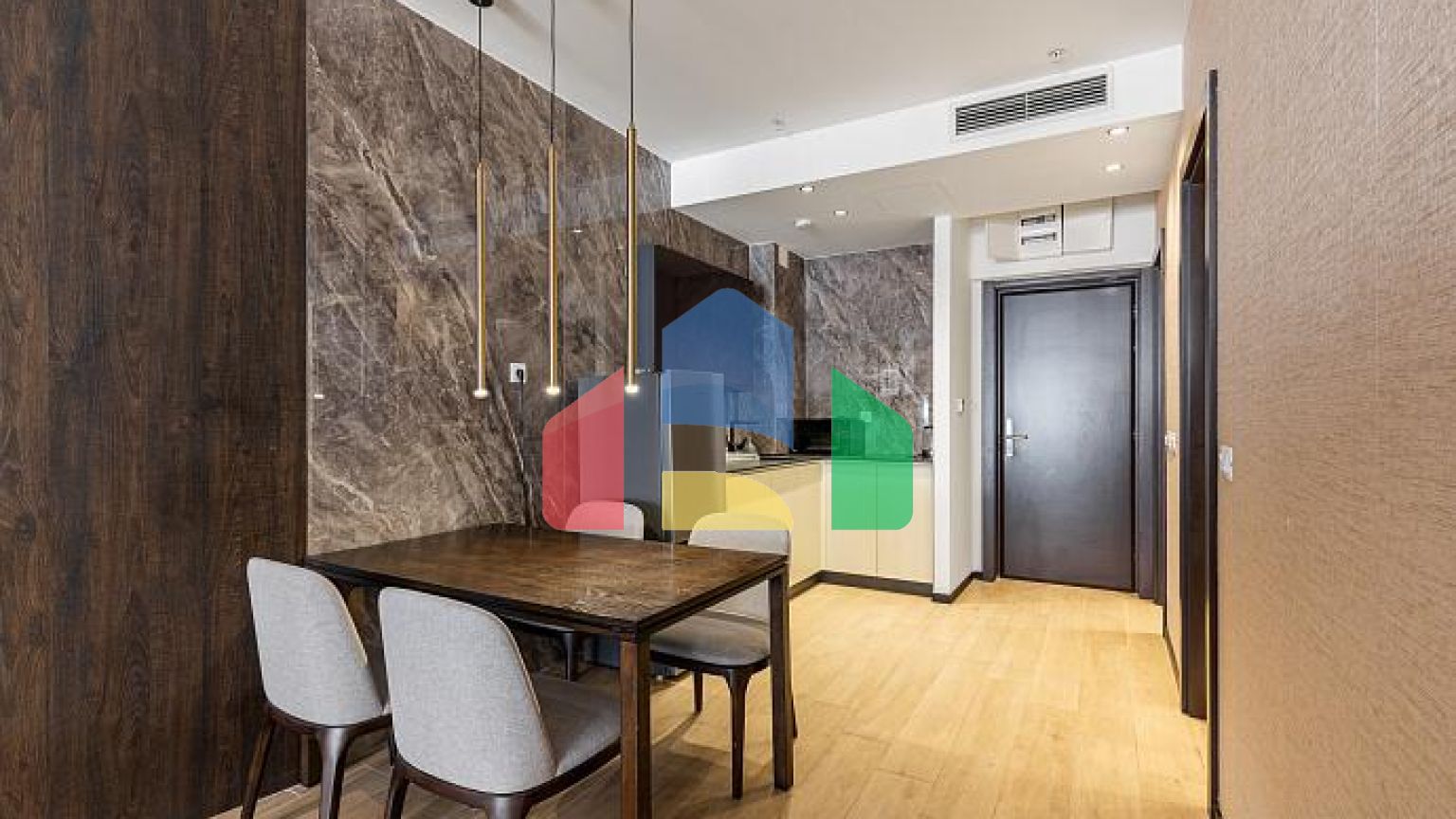 Продаётся роскошно оборудованная квартира в Бечичах — возможность, которую нельзя упустить.