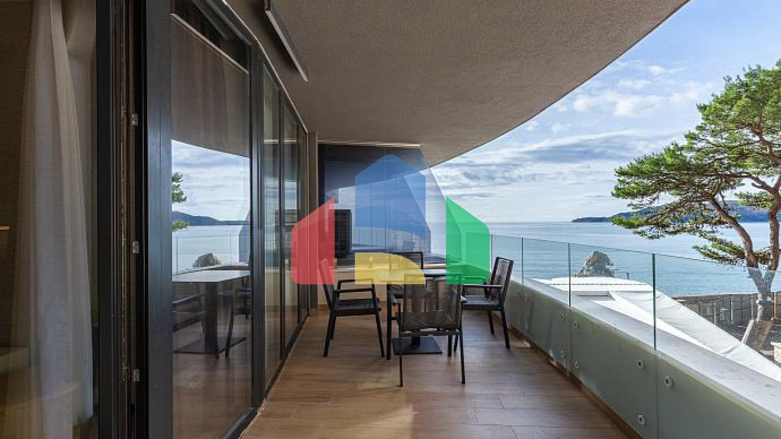 Продаётся роскошно оборудованная квартира в Бечичах — возможность, которую нельзя упустить.