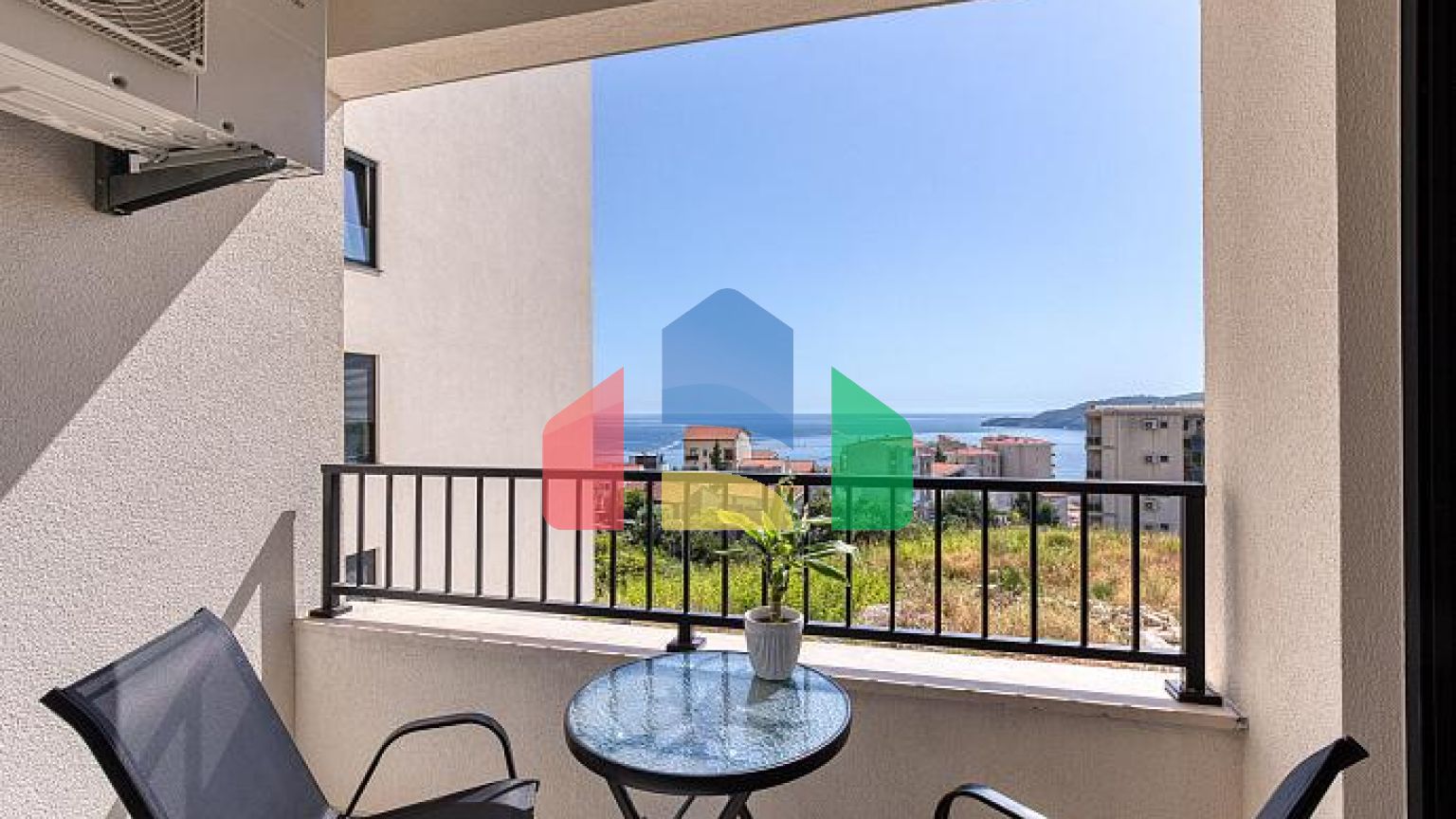 Квартира с 2 спальнями в Бечичи