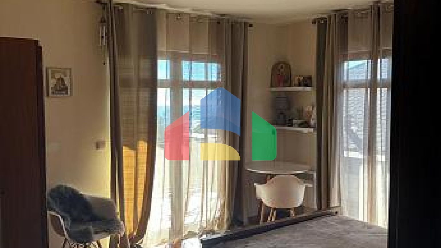 Прекрасный четырехэтажный дом с захватывающим видом на море в Бечичи