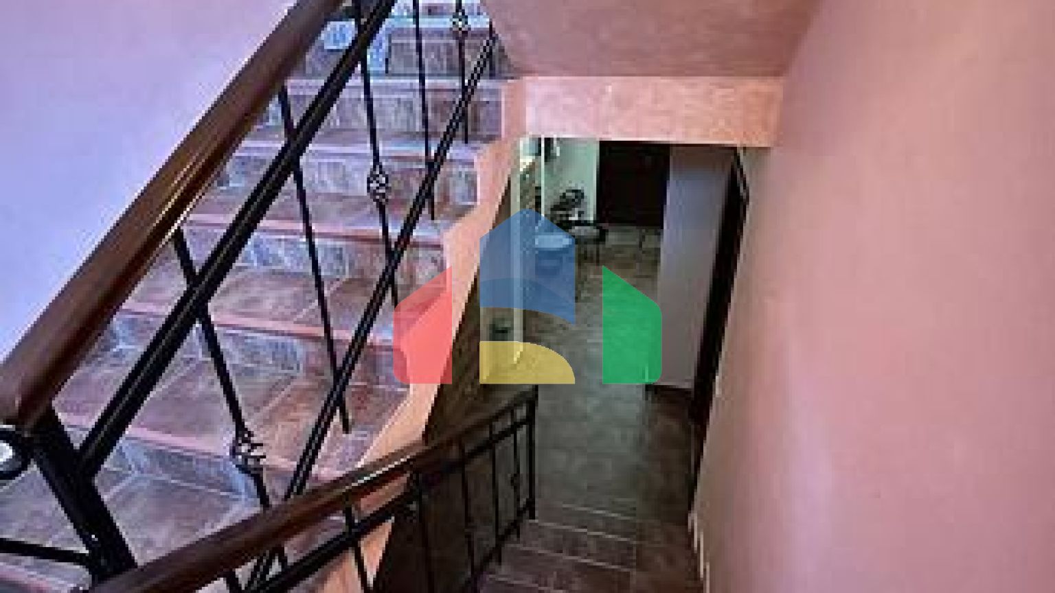 Прекрасный четырехэтажный дом с захватывающим видом на море в Бечичи