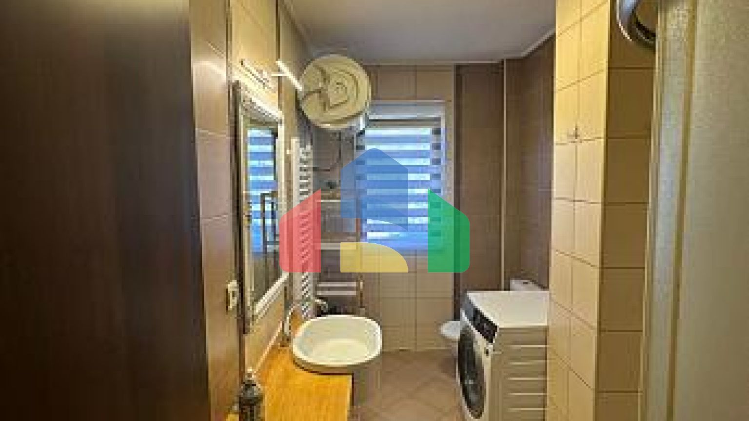 Прекрасный четырехэтажный дом с захватывающим видом на море в Бечичи