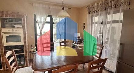 Прекрасный четырехэтажный дом с захватывающим видом на море в Бечичи