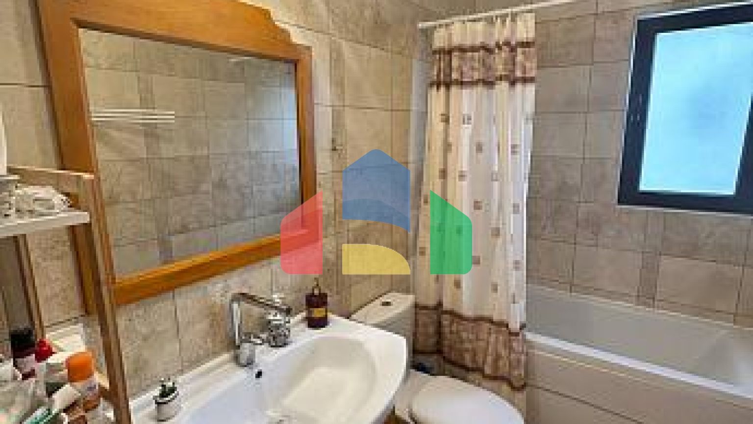 Прекрасный четырехэтажный дом с захватывающим видом на море в Бечичи