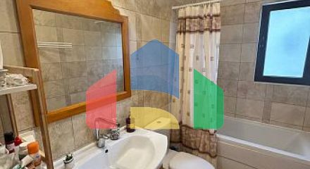 Прекрасный четырехэтажный дом с захватывающим видом на море в Бечичи