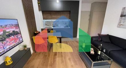Двухкомнатная квартира в строящемся комплексе в Бечичи с бассейном на крыше