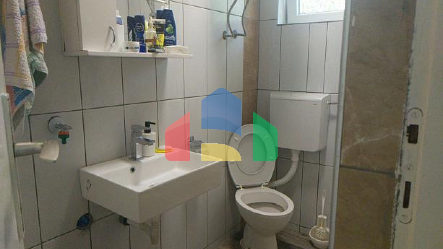 Дом с двумя апартаментами в Бечичи