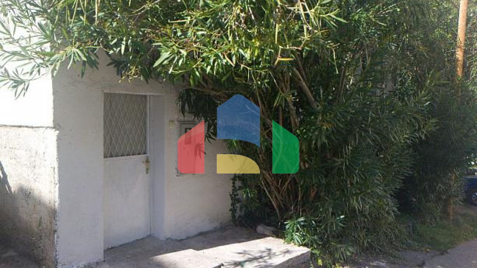 Дом с двумя апартаментами в Бечичи