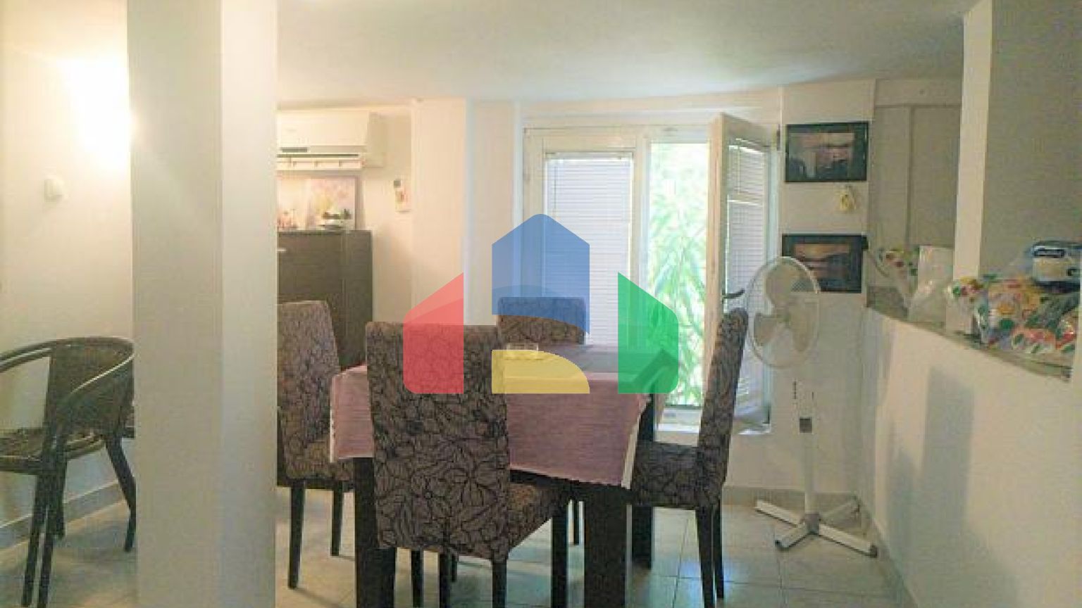 Дом с двумя апартаментами в Бечичи