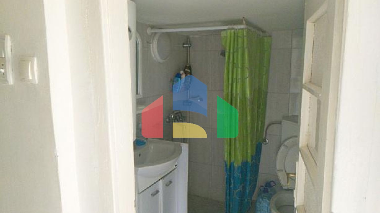 Дом с двумя апартаментами в Бечичи