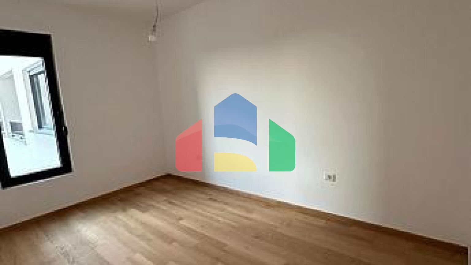 Однокомнатная квартира с гаражом, Бечичи