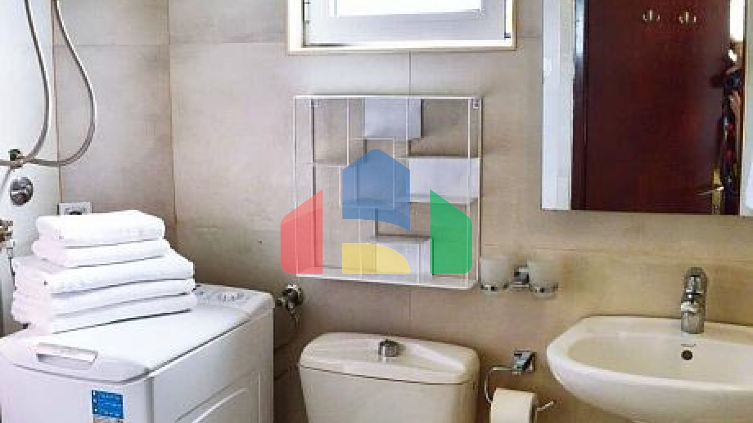 Трехэтажный дом в Бечичи