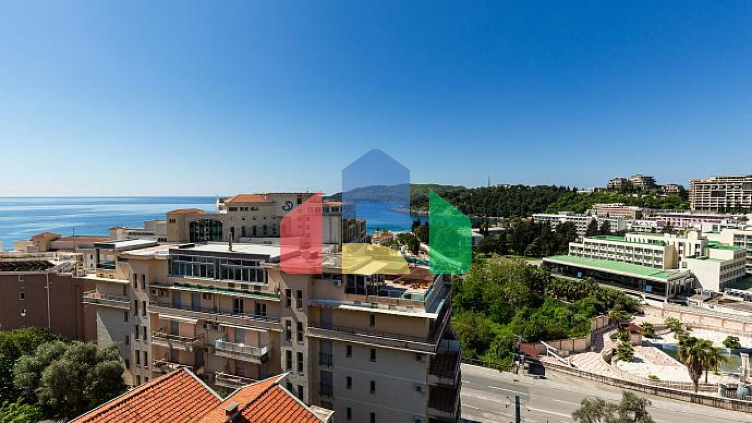 Пентхаус в новостройке в Бечичи у моря