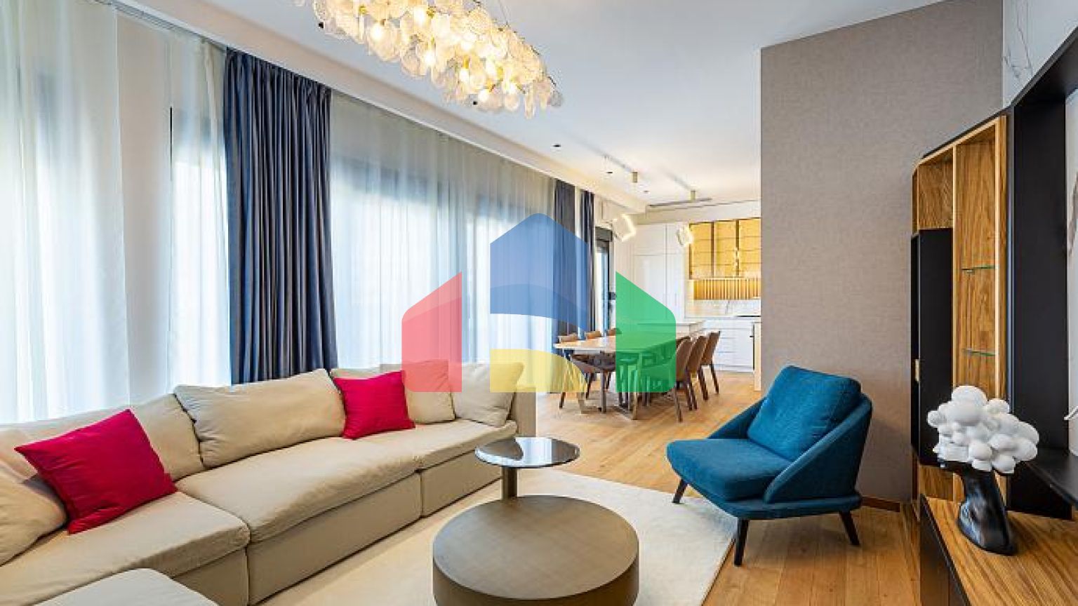 Пентхаус в новостройке в Бечичи у моря