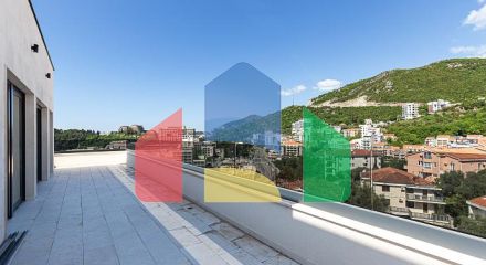 Пентхаус в новостройке в Бечичи у моря