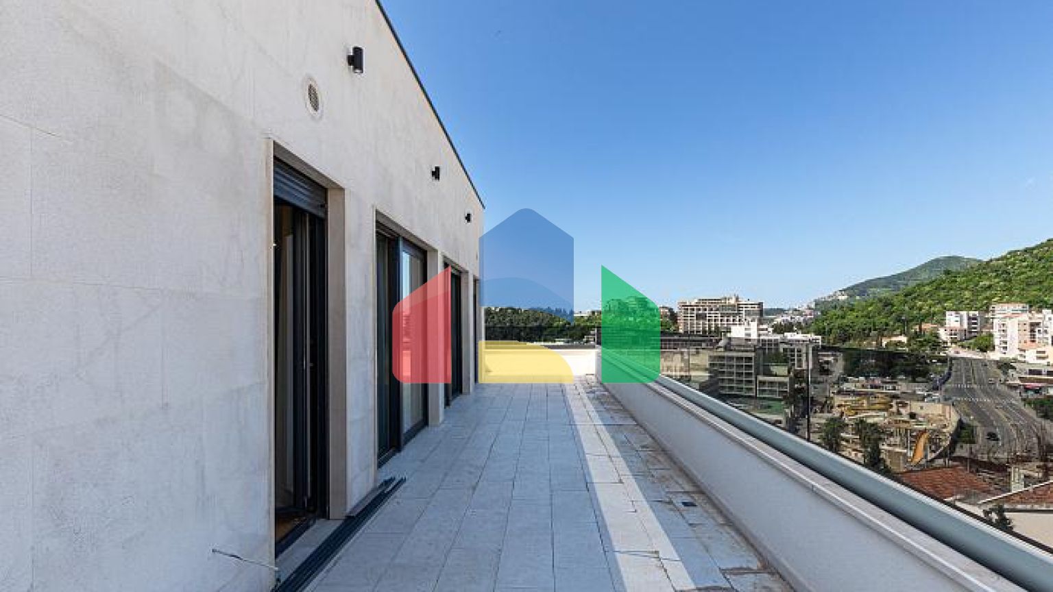 Пентхаус в новостройке в Бечичи у моря