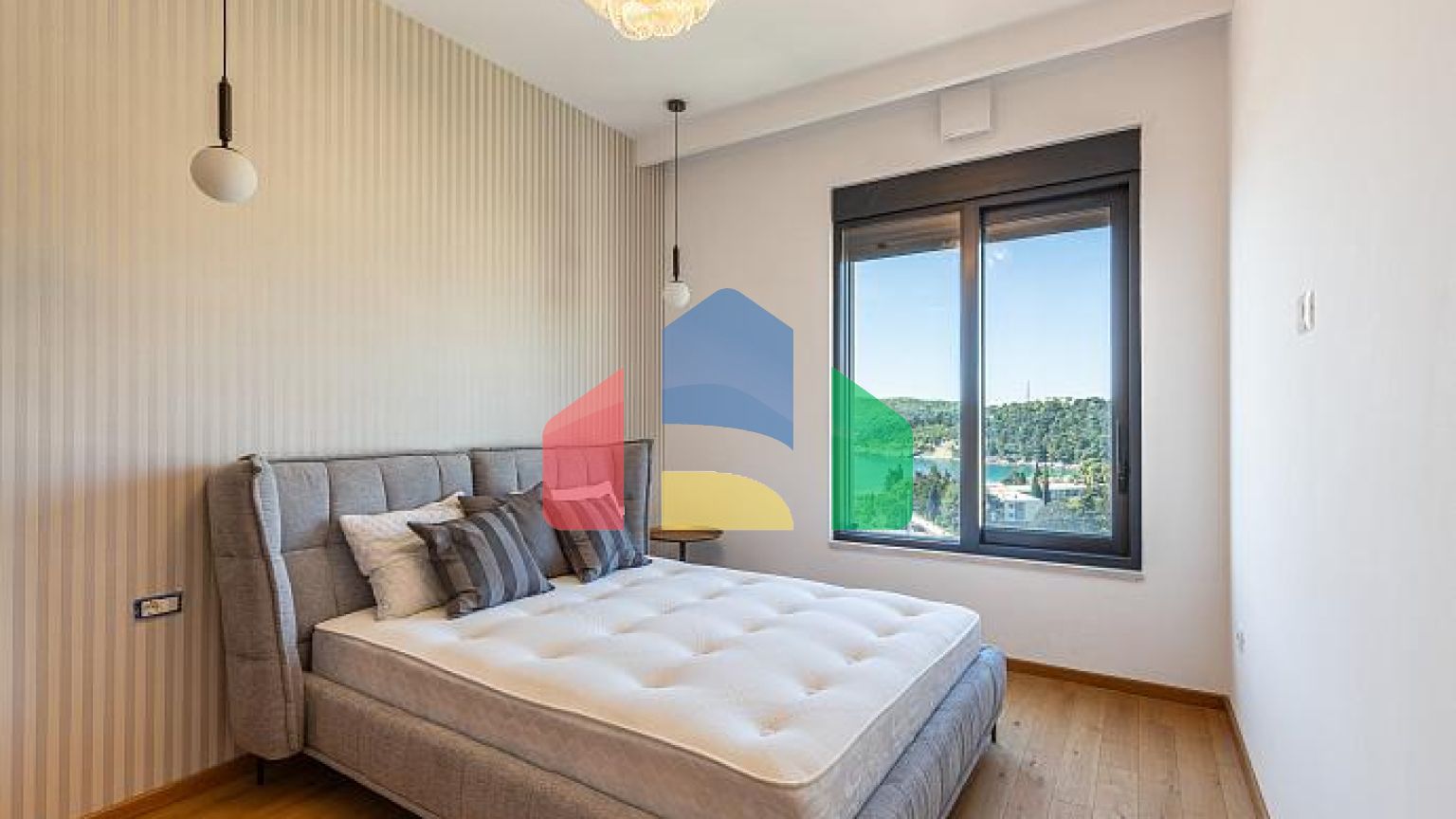 Пентхаус в новостройке в Бечичи у моря