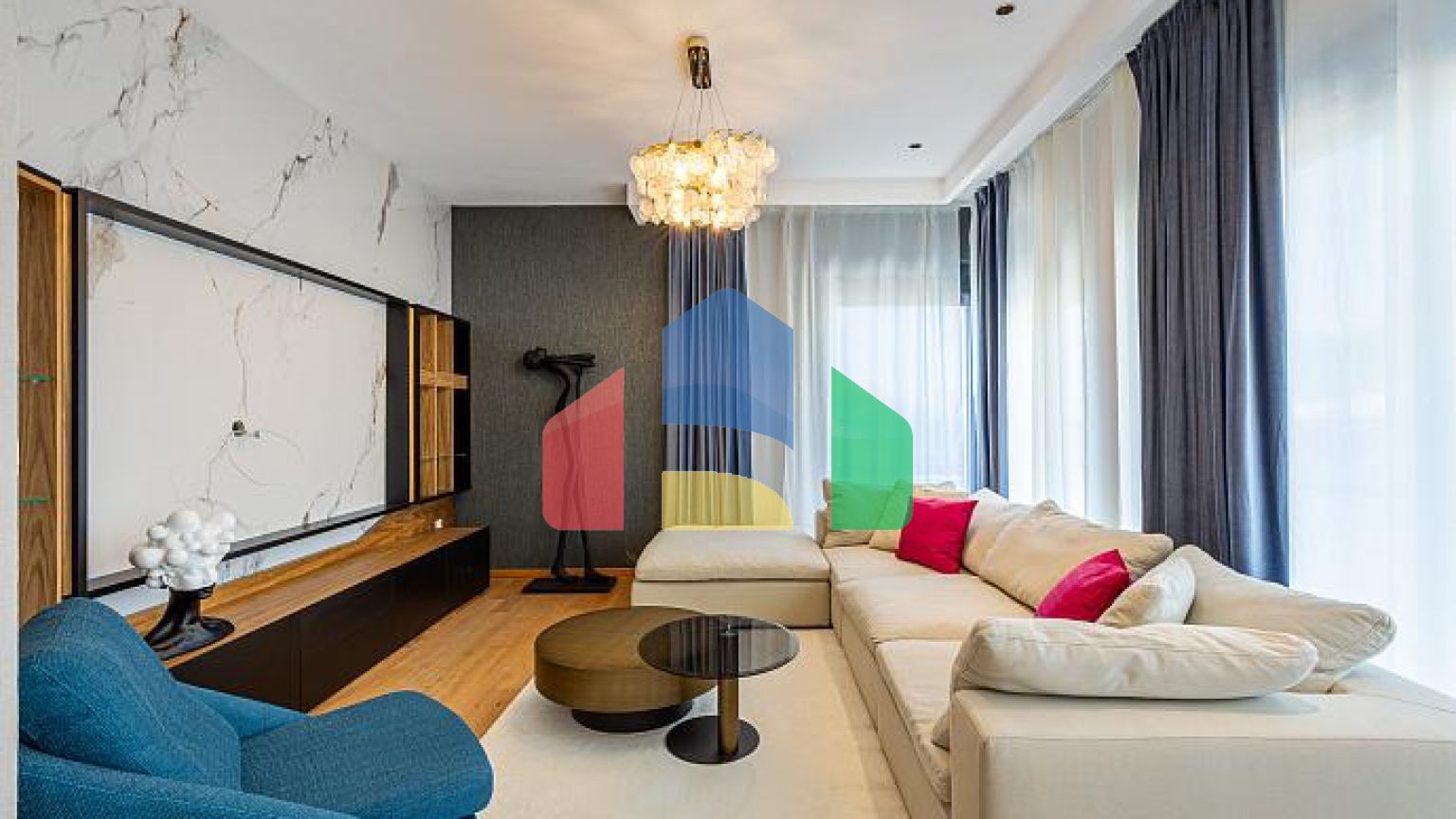 Пентхаус в новостройке в Бечичи у моря