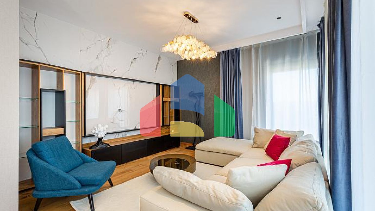 Пентхаус в новостройке в Бечичи у моря