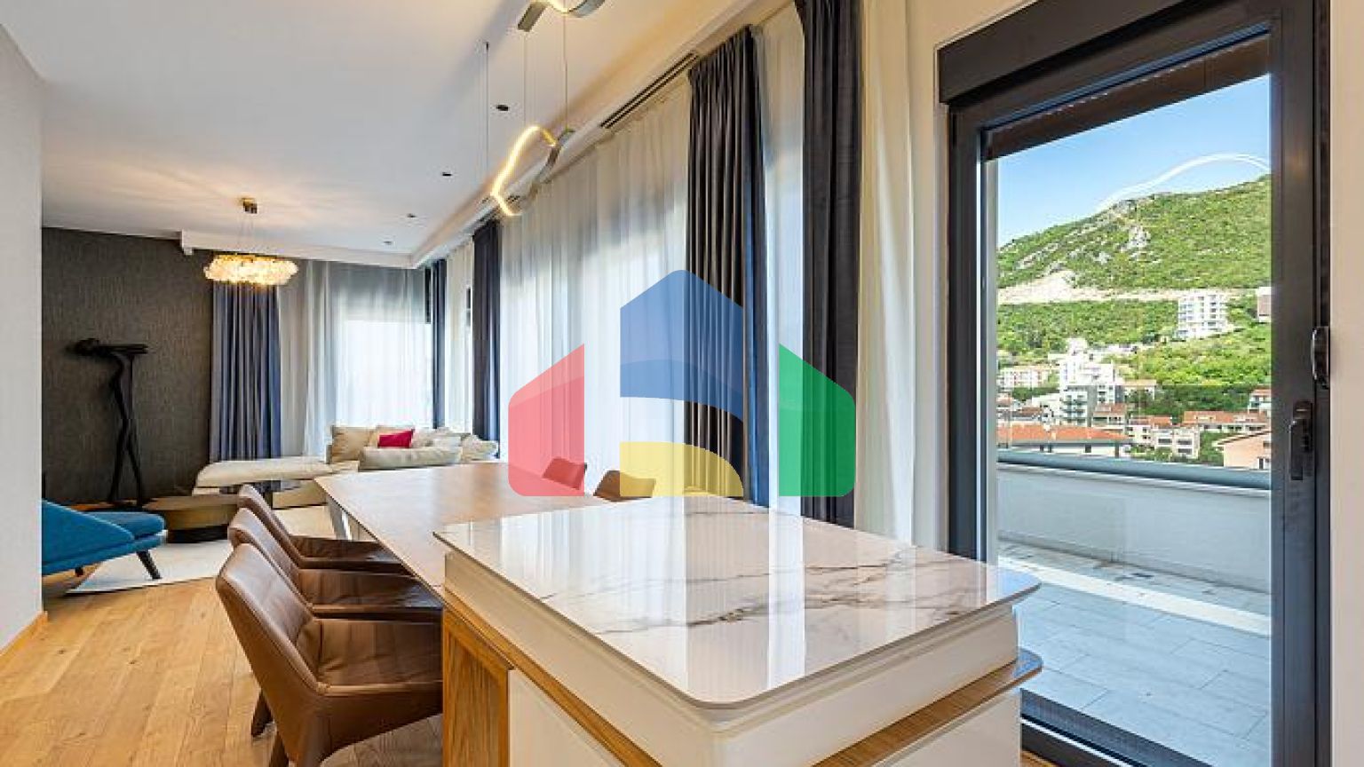 Пентхаус в новостройке в Бечичи у моря