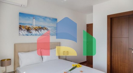 Квартиры в новом комплексе с бассейном в Бечичи