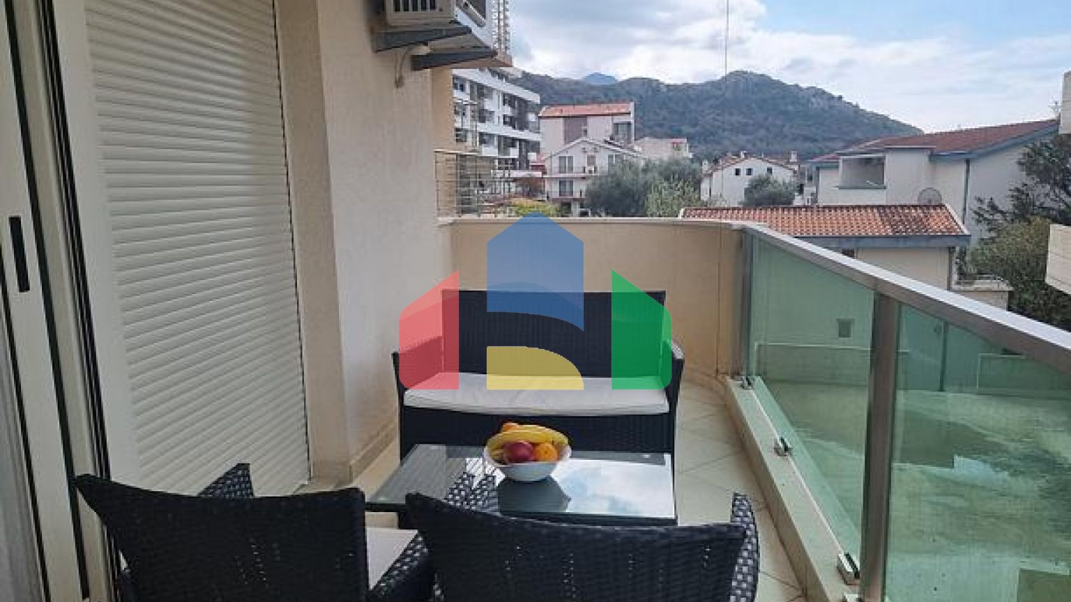 Роскошная трехкомнатная квартира в Бечичи