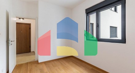 One bedroom apartment in Becici with a sea view