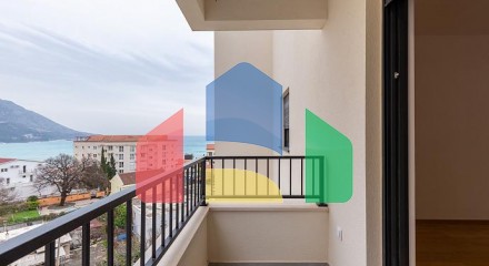 One bedroom apartment in Becici with a sea view