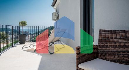 Современная вилла с видом на море в Бечичах