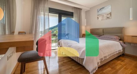 Современная вилла с видом на море в Бечичах